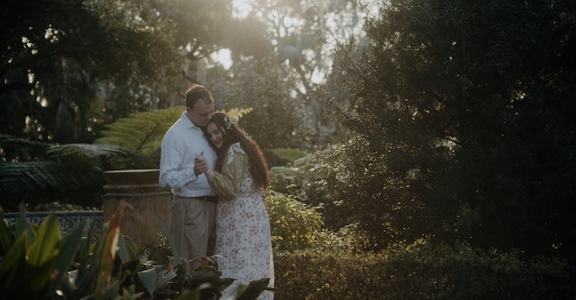 Couple engagement session, woodsy location